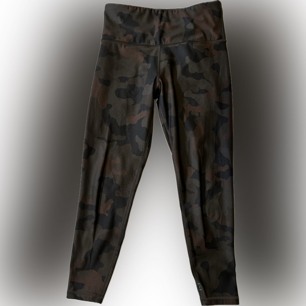 Nancy Rose Leggings Womens‎ Size 6 Performance Crop Ankle - Camo